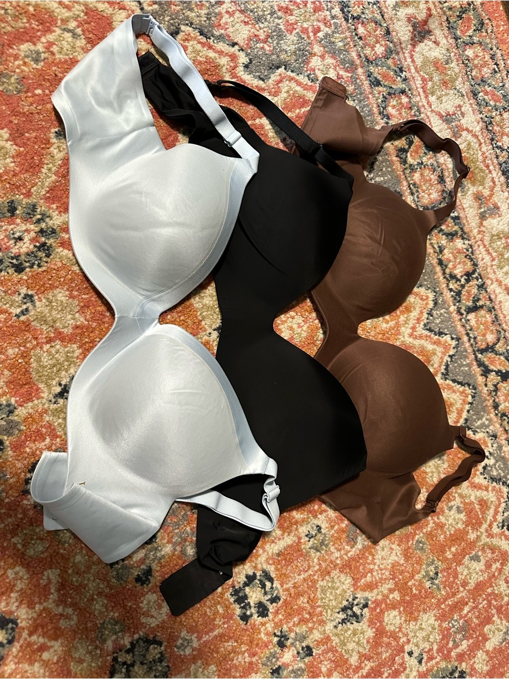 3 Victoria’s Secret Wireless Push-up Bra 34D